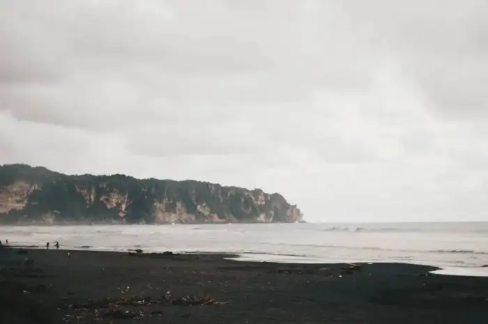 Parangkusumo Beach, an Exotic Beach Rich in Charm in Jogja